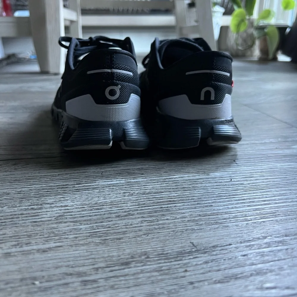 On Cloud Running Women’s Black Athletic Running Shoes - Picture 7 of 8